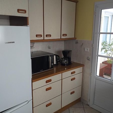 Appartement 3 Chambres 6 Pers Rez De Jardin 5Min Plage Quartier Du Phare Location Du Dimanche Au Dimanche En Juillet Et Aout 라트슈수르메르 외부 사진