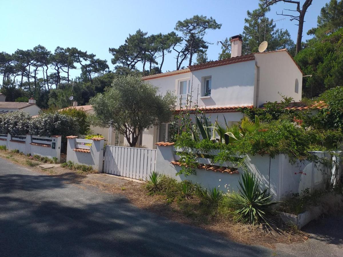 Appartement 3 Chambres 6 Pers Rez De Jardin 5Min Plage Quartier Du Phare Location Du Dimanche Au Dimanche En Juillet Et Aout 라트슈수르메르 외부 사진