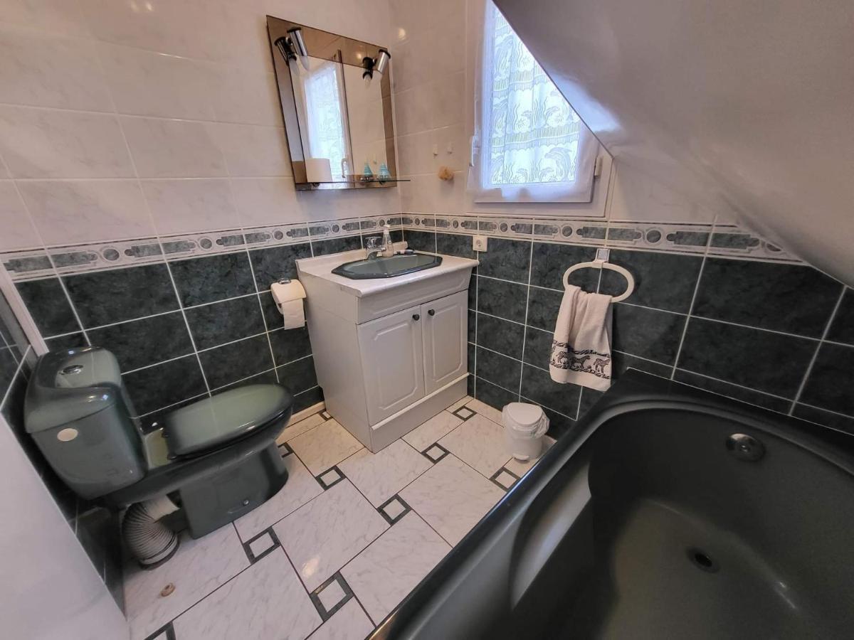 Appartement 3 Chambres 6 Pers Rez De Jardin 5Min Plage Quartier Du Phare Location Du Dimanche Au Dimanche En Juillet Et Aout 라트슈수르메르 외부 사진