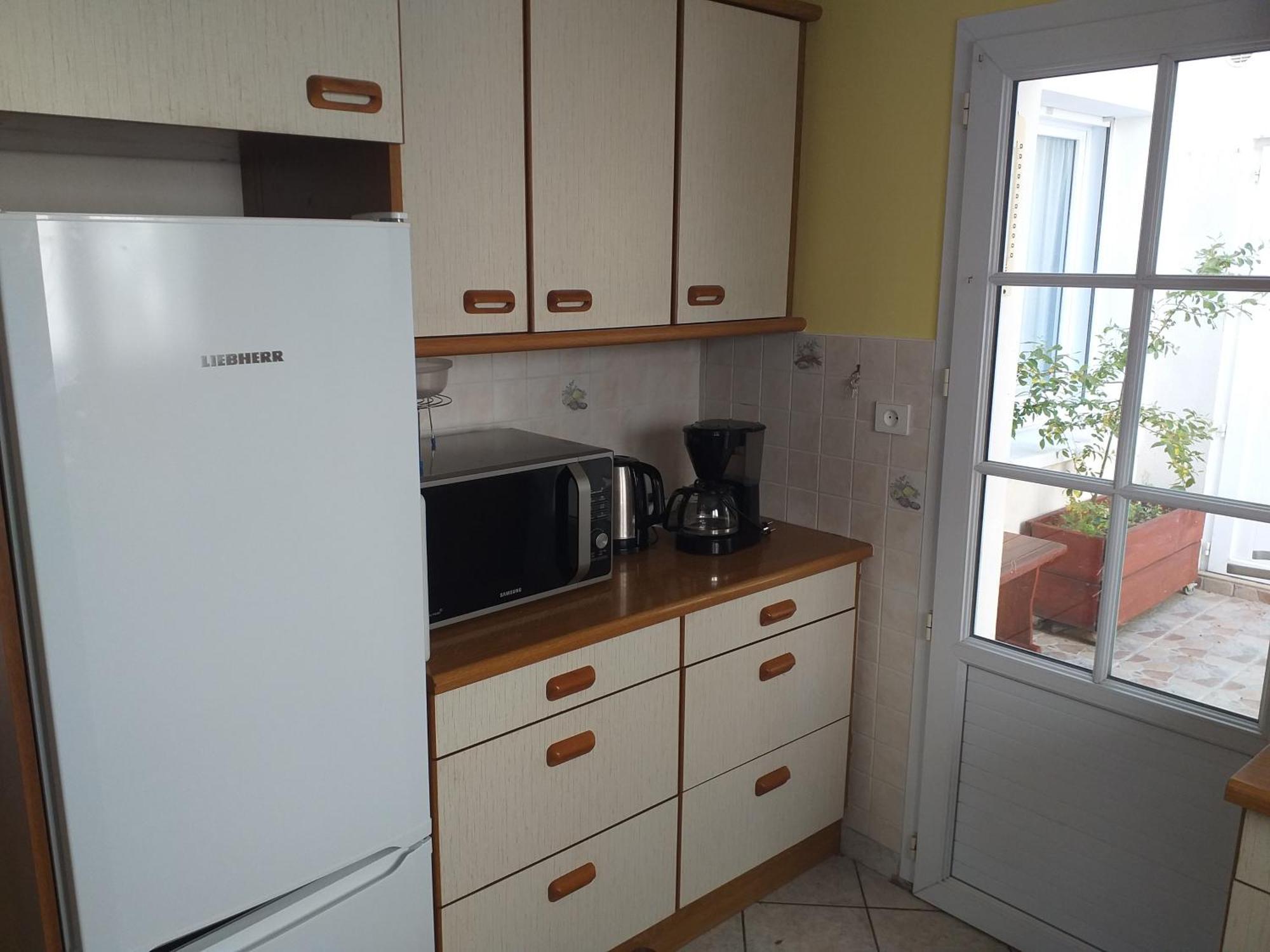 Appartement 3 Chambres 6 Pers Rez De Jardin 5Min Plage Quartier Du Phare Location Du Dimanche Au Dimanche En Juillet Et Aout 라트슈수르메르 외부 사진